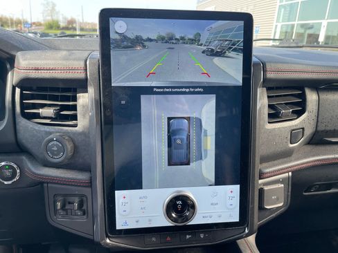 Used 2023 Ford Expedition Max Limited image 16