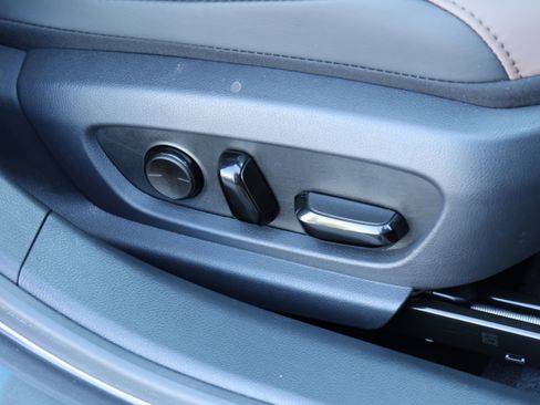 Used 2025 Lexus ES 350 w/ Premium Package image 34