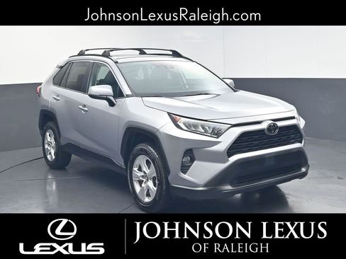 Used 2019 Toyota RAV4 XLE FWD image 3