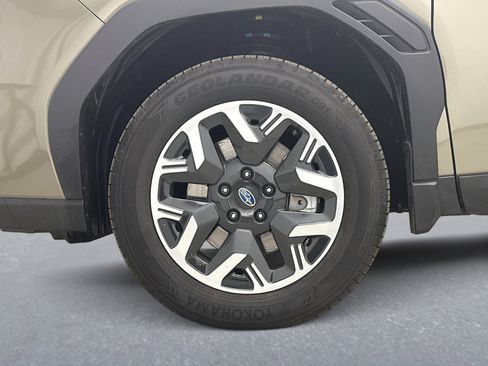 Used 2025 Subaru Forester Premium image 25