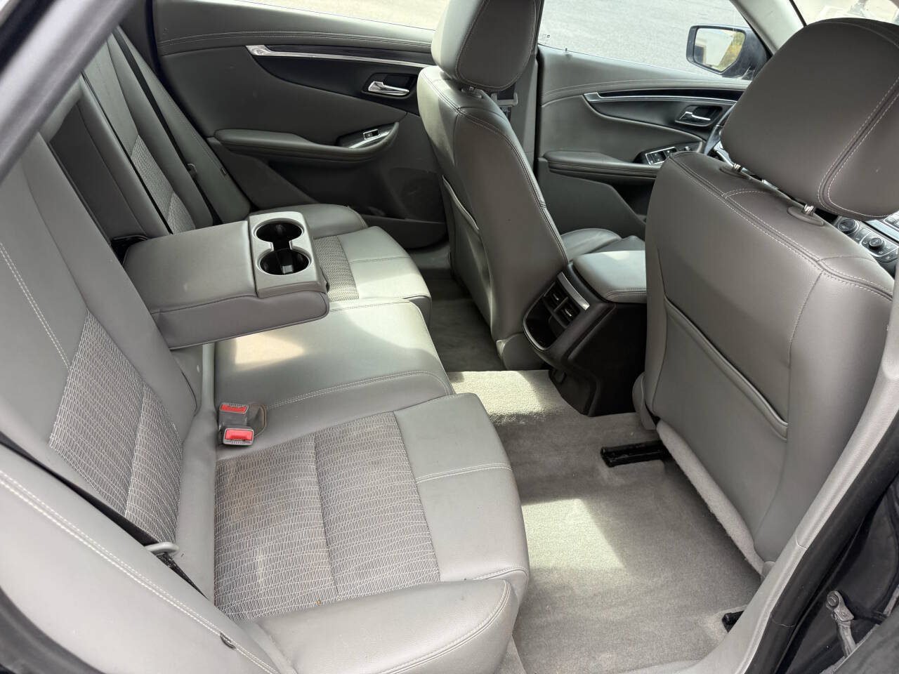 Used 2017 Chevrolet Impala LT FWD image 18