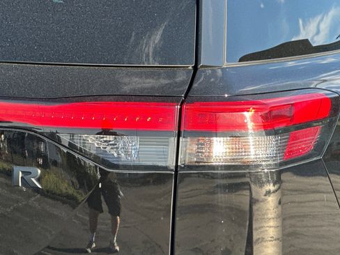 Used 2022 Nissan Pathfinder SL w/ SL Black Package image 52