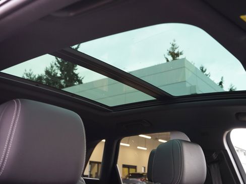 Used 2024 Audi Q3 2.0T Premium Plus w/ Premium Plus Package image 29