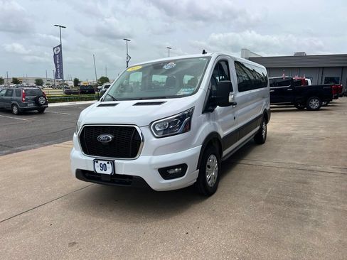 Used 2023 Ford Transit 350 XLT RWD image 4