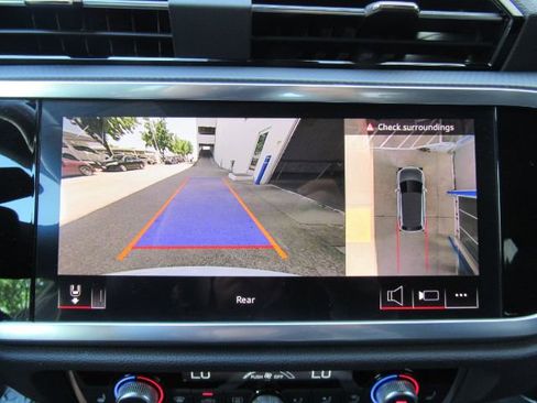 Used 2023 Audi Q3 2.0T Premium Plus w/ Premium Plus Package image 8