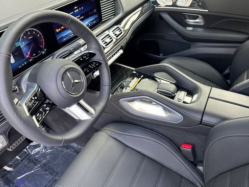 New 2025 Mercedes-Benz GLS 580 4MATIC image 16