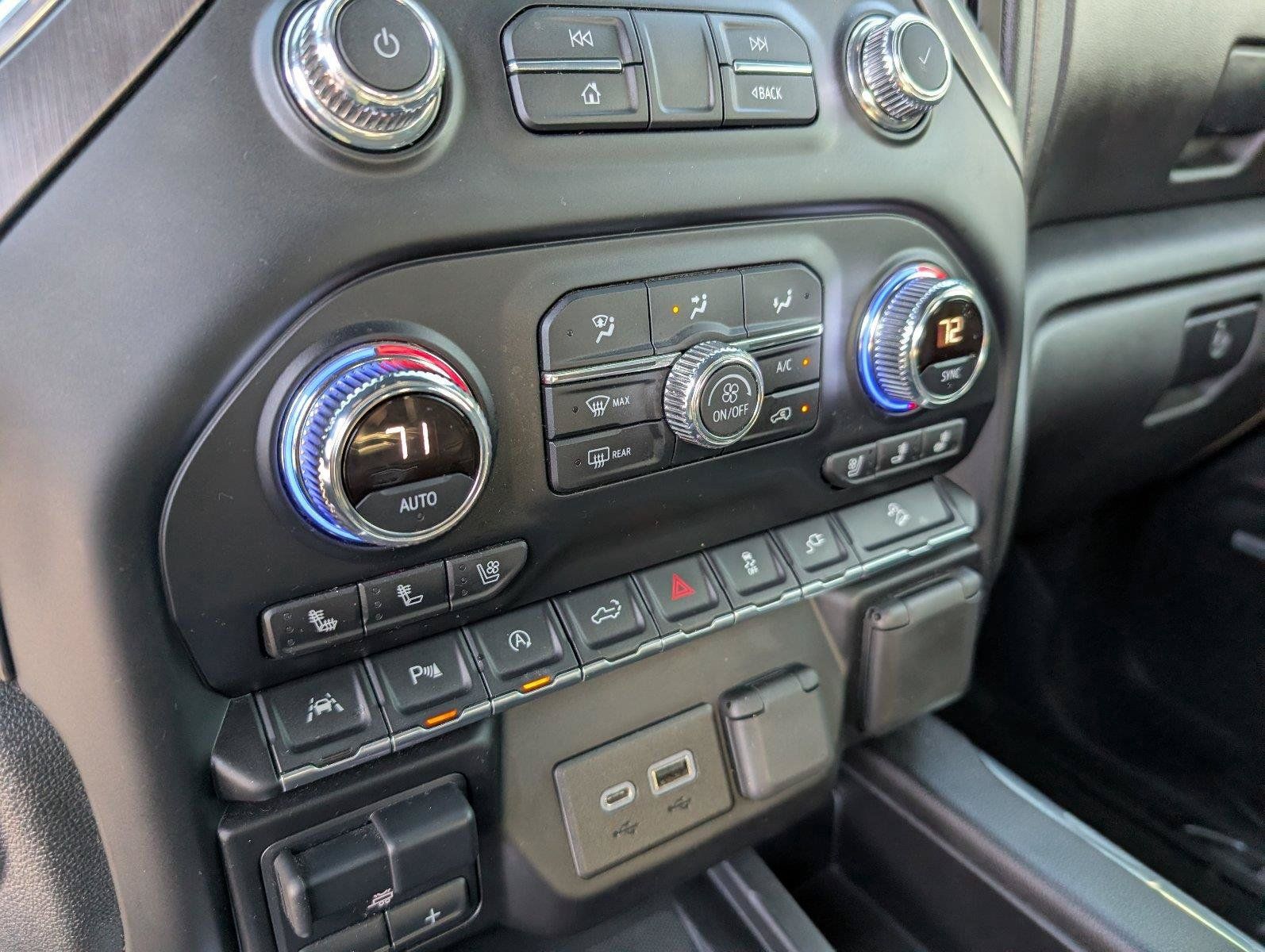 Used 2021 GMC Sierra 1500 AT4 w/ AT4 Carbonpro Edition AWD/4WD image 20