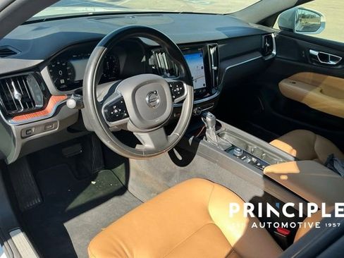 Used 2020 Volvo V60 T5 Momentum FWD image 24