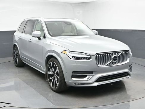 Used 2024 Volvo XC90 B6 Ultimate w/ Lounge Package AWD/4WD image 2
