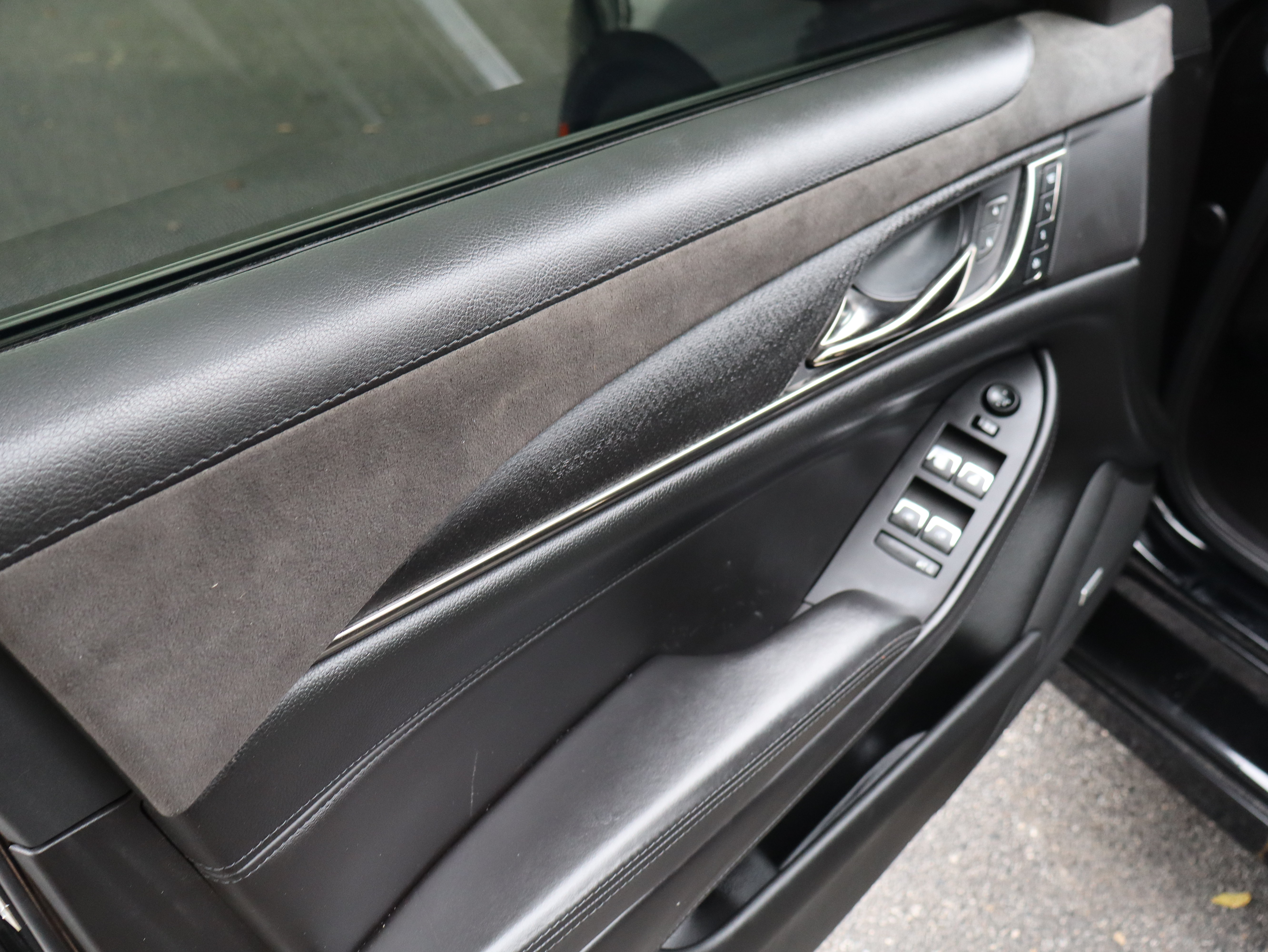 Used 2018 Cadillac CTS V w/ Carbon Fiber Package RWD image 23