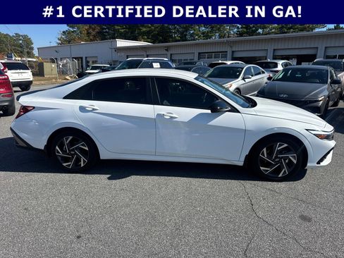 Certified 2025 Hyundai Elantra Sport image 8