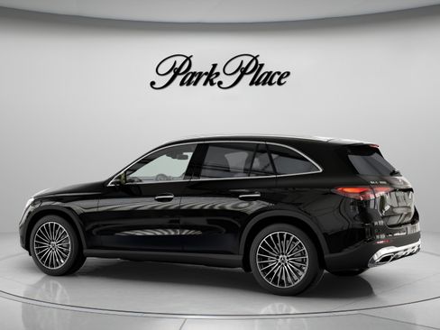 Used 2026 Mercedes-Benz GLC 300 4MATIC image 11