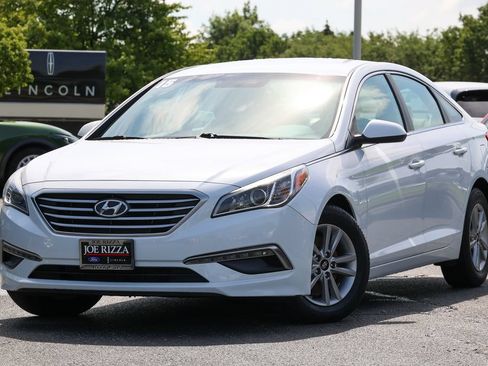 Used 2015 Hyundai Sonata SE w/ Option Group 09 FWD image 16