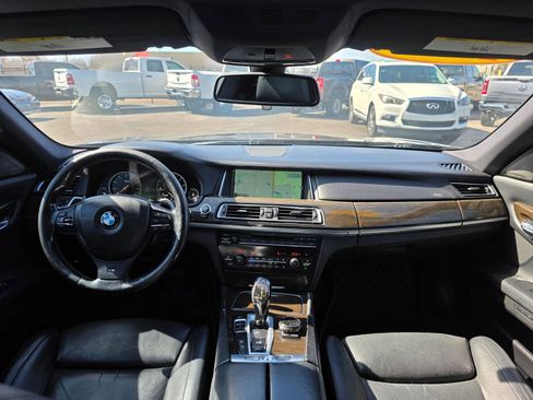 Used 2014 BMW 750Li xDrive image 14