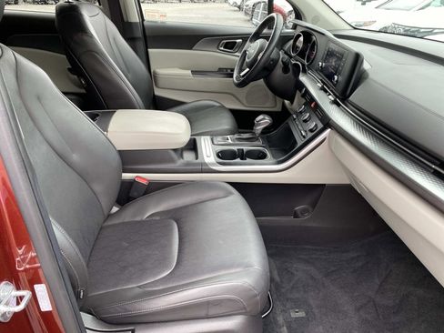 Used 2024 Kia Carnival LX FWD image 22