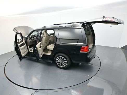 Used 2017 Lincoln Navigator Select image 39