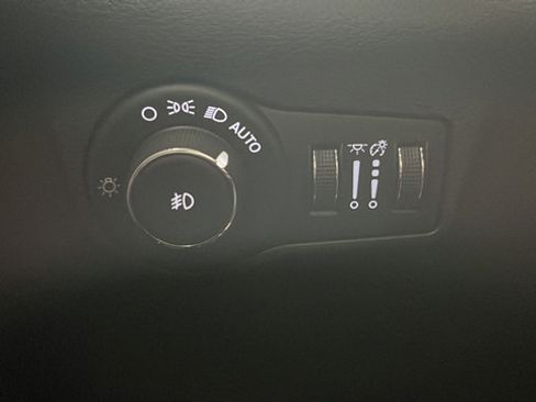 Used 2024 Jeep Compass Latitude AWD/4WD image 30