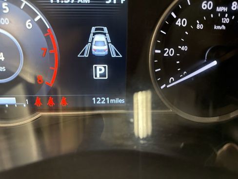 Certified 2025 Nissan Versa SV w/ Trunk Package image 33