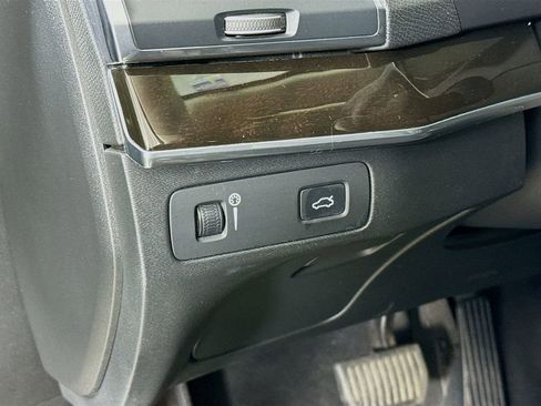 Used 2019 Volvo XC90 T6 Momentum image 10