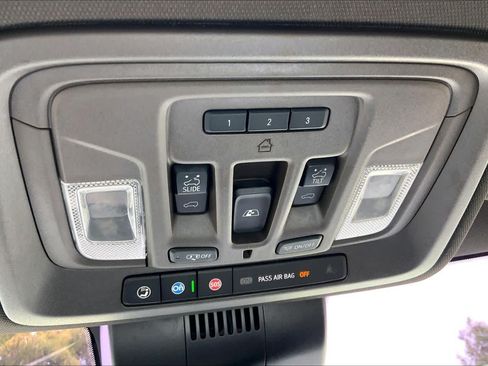 Used 2022 GMC Sierra 1500 Denali AWD/4WD image 34