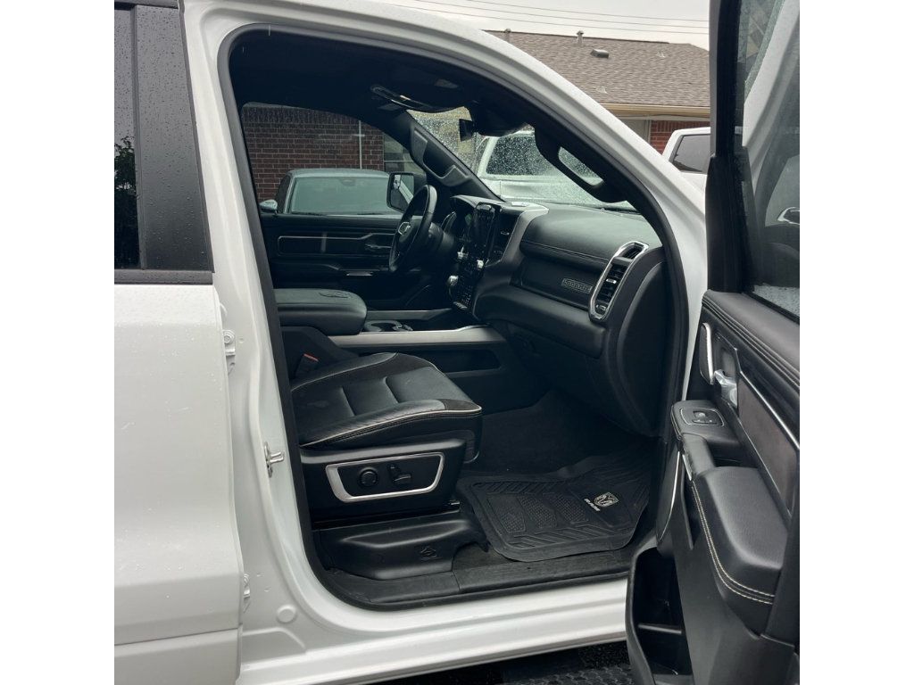 Used 2024 RAM 1500 Laramie AWD/4WD image 9