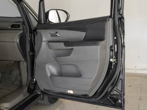 Used 2017 Honda Odyssey EX-L image 42