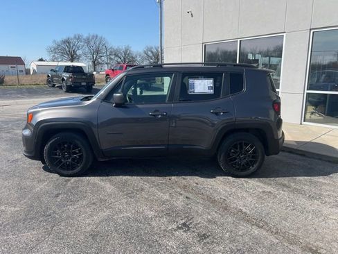 Used 2021 Jeep Renegade Latitude w/ Sun & Sound Group FWD image 8