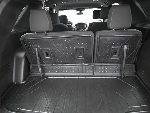 Used 2023 Chevrolet Traverse LT FWD image 27