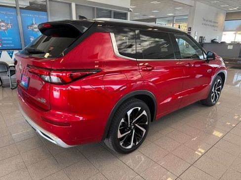 Used 2023 Mitsubishi Outlander SEL image 3