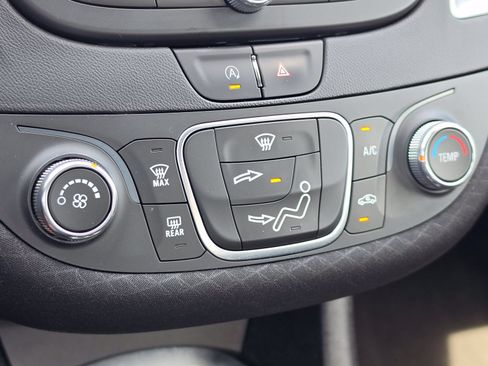Used 2022 Chevrolet Malibu LS w/ Driver Confidence Package II FWD image 30