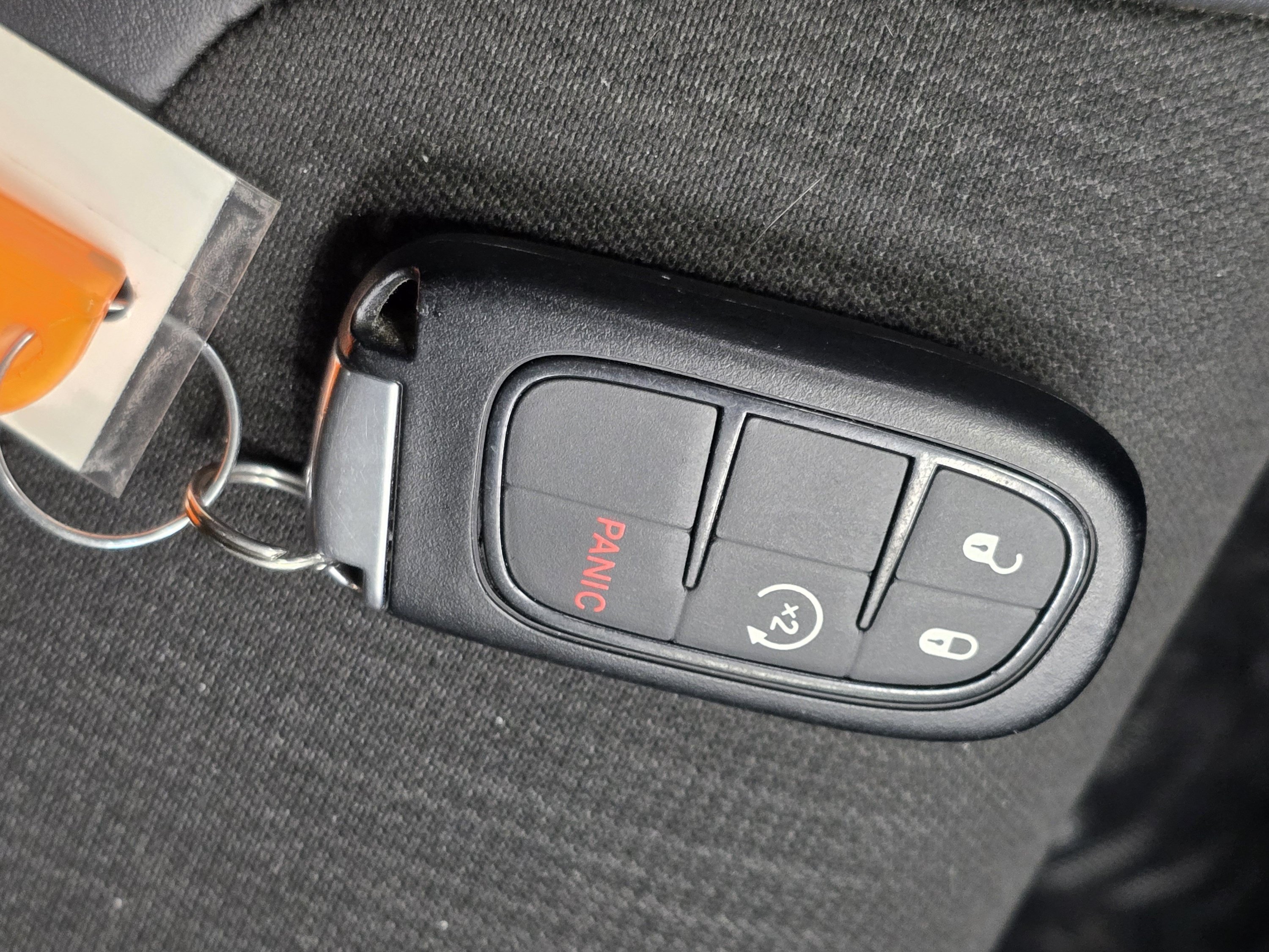 Used 2018 Jeep Cherokee Latitude Plus w/ Cold Weather Group AWD/4WD image 35