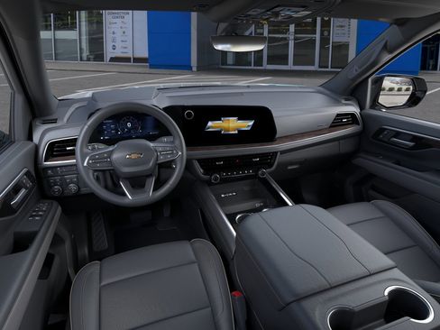 New 2026 Chevrolet Suburban Premier AWD/4WD image 39