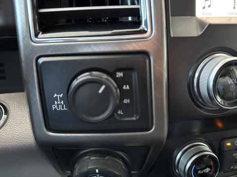 Used 2019 Ford F150 Limited w/ Trailer Tow Package image 31