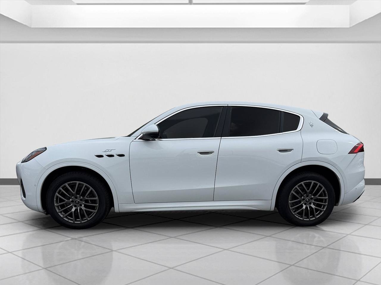 Used 2023 Maserati Grecale GT AWD/4WD image 2