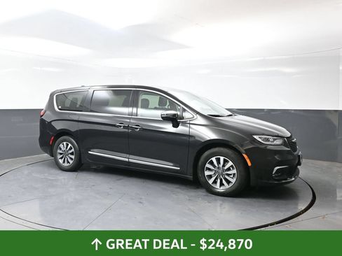 Used 2023 Chrysler Pacifica Limited FWD image 5
