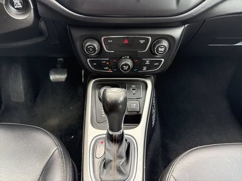 Used 2020 Jeep Compass Latitude AWD/4WD image 16