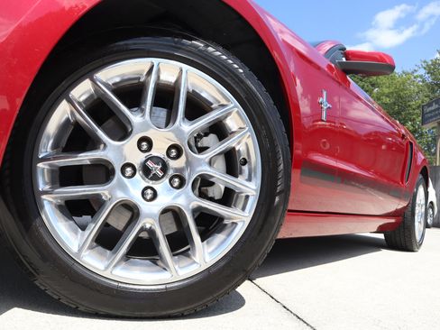 Used 2013 Ford Mustang Premium image 26