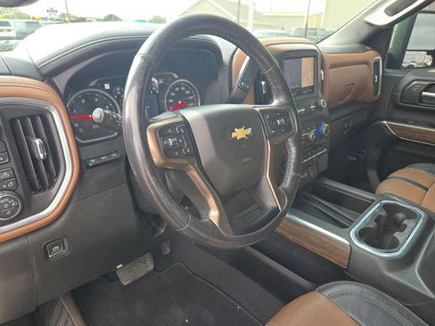 Used 2020 Chevrolet Silverado 2500 High Country w/ Z71 Off-Road Package AWD/4WD image 10