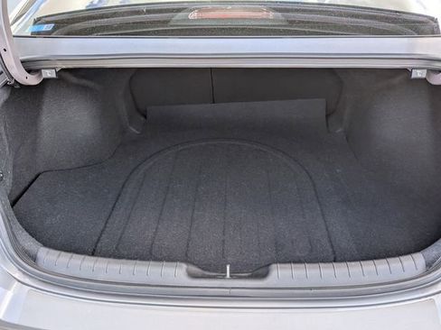 Used 2023 Hyundai Elantra Limited image 14