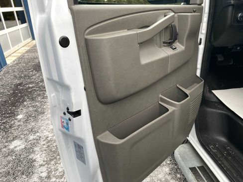 Used 2024 Chevrolet Express 2500 w/ Driver Convenience Package image 28