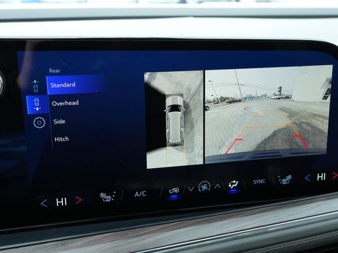 Used 2025 Chevrolet Suburban Z71 image 20