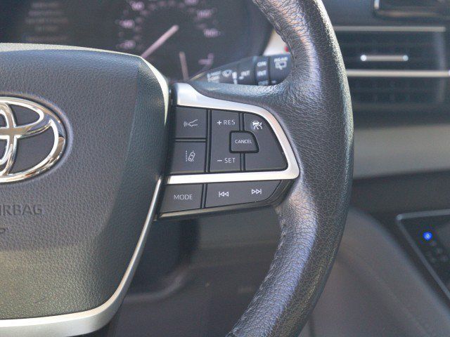 Used 2024 Toyota Sienna XLE FWD image 20