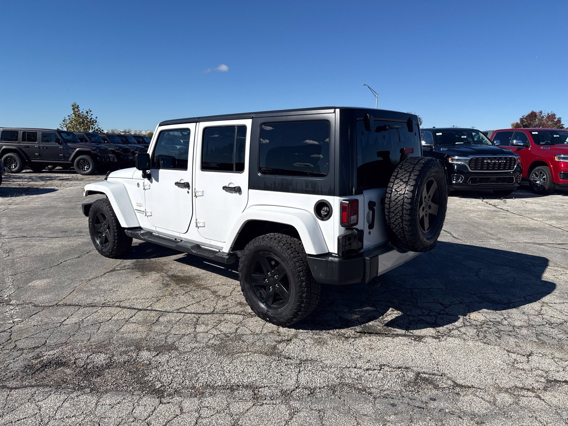 Used 2015 Jeep Wrangler Unlimited Sahara AWD/4WD image 8