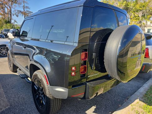 Used 2023 Land Rover Defender 90 S image 4