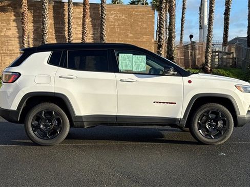 Used 2024 Jeep Compass Trailhawk image 3
