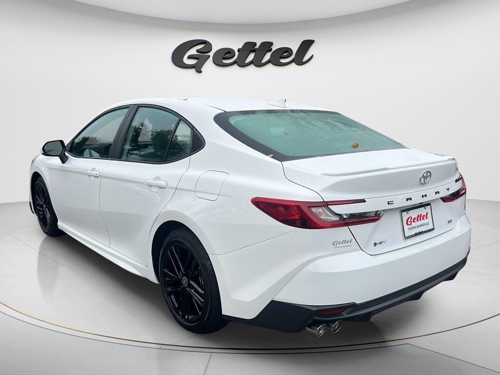 Used 2026 Toyota Camry SE FWD image 7