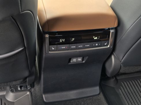 Certified 2026 Lexus GX 550 w/ Accessory Package (2T) AWD/4WD image 29