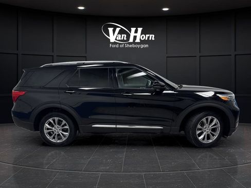 Used 2023 Ford Explorer Limited image 2