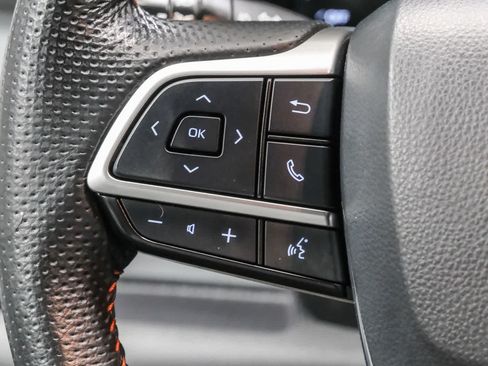 Used 2024 Toyota Sienna XSE w/ XSE Plus Package AWD/4WD image 18