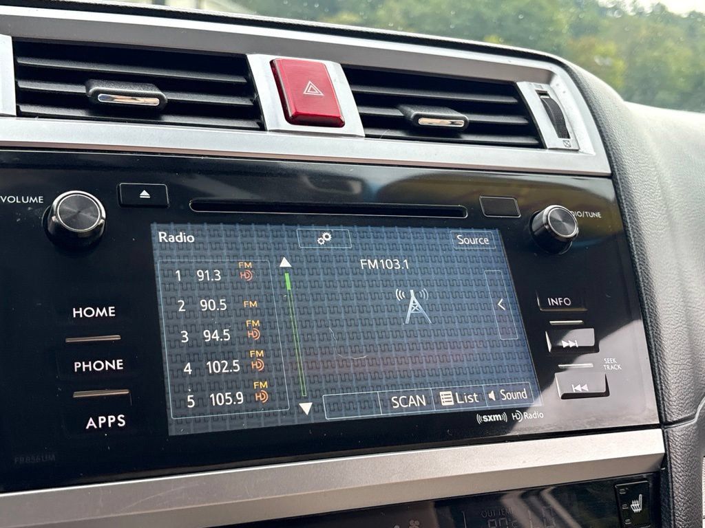 Used 2017 Subaru Outback 2.5i Premium AWD/4WD image 11